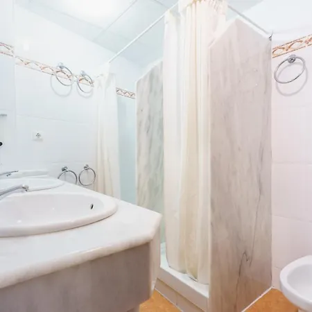 Casa Antonio By Vivere Stays בית הארחה